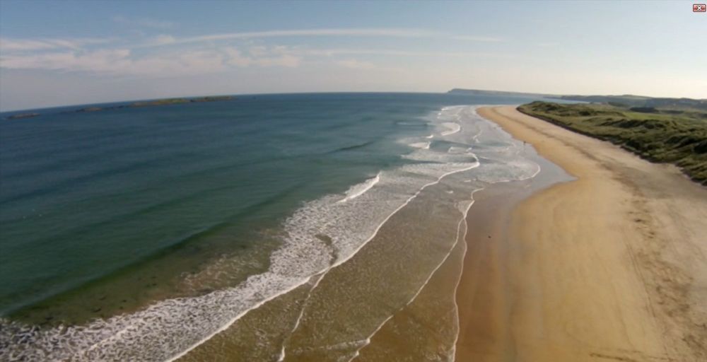 מלון Portrush Adelphi מראה חיצוני תמונה Aerial view of the beach