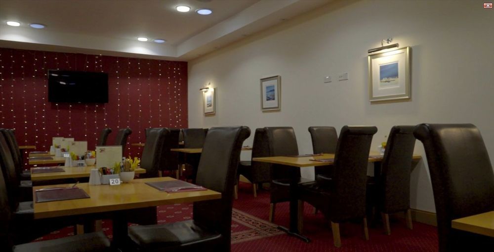 מלון Portrush Adelphi מראה חיצוני תמונה The interior of the lounge