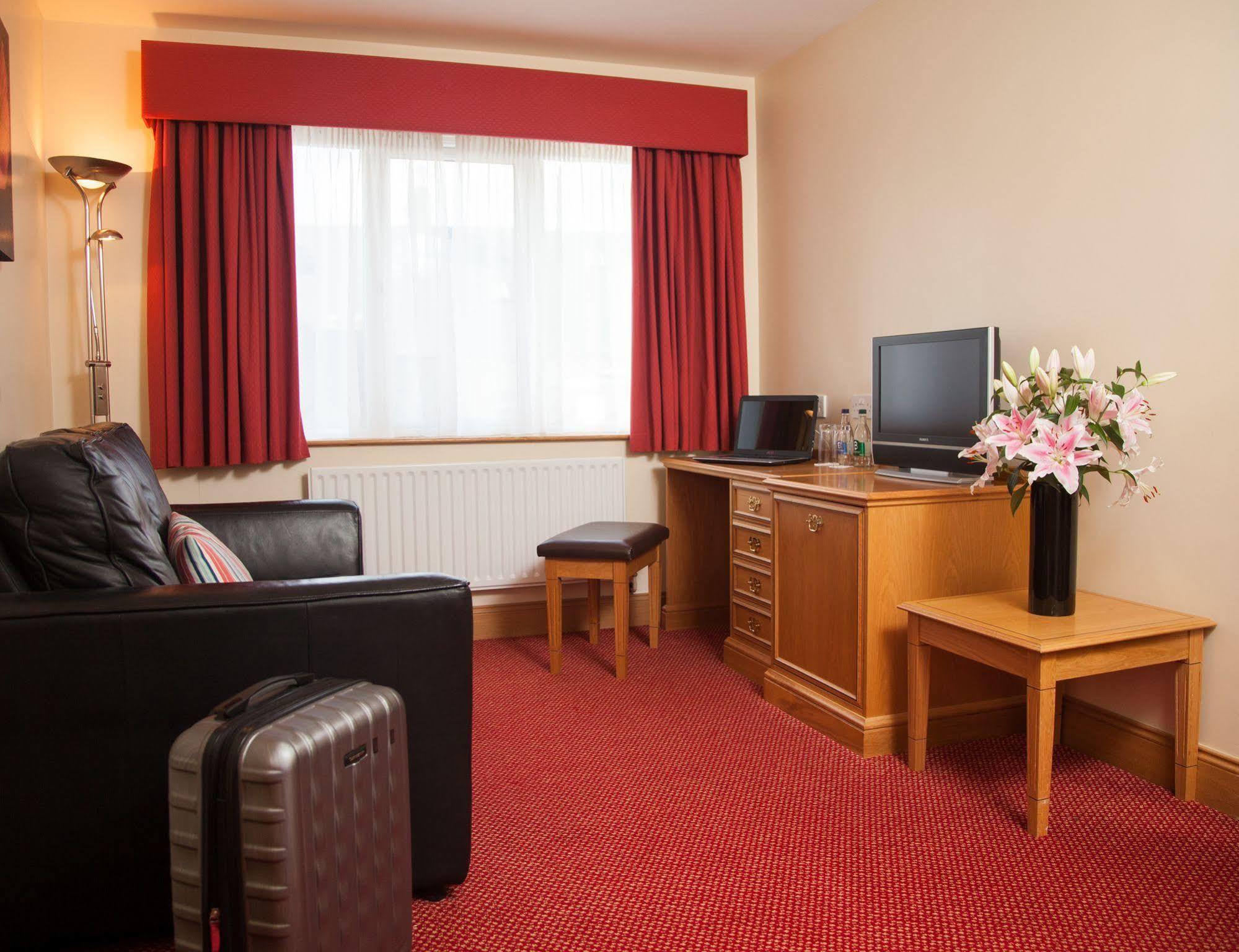 מלון Portrush Adelphi מראה חיצוני תמונה A typical hotel room